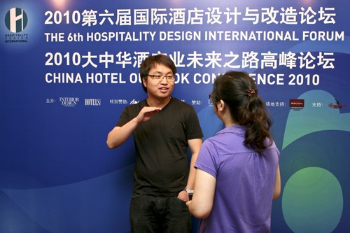 INTERIOR DESIGN China网站编辑胡思敏采访北京宇伦国际空间设计有限公司设计总监程建陪