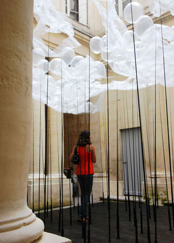 日本建筑师在法国蒙彼利埃“活力建筑节”展示“飘云”装置2
