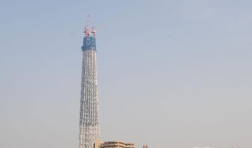 这是5月5日拍摄的日本首都东京的“东京天空树”