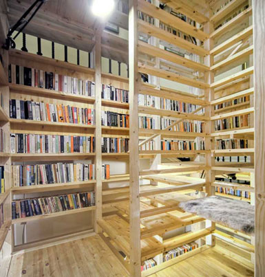 伦敦V&A博物馆建造木质独立式“书塔” 2