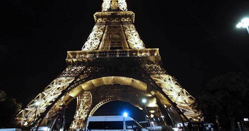 法国巴黎埃菲尔铁塔遭遇“诈”弹 2