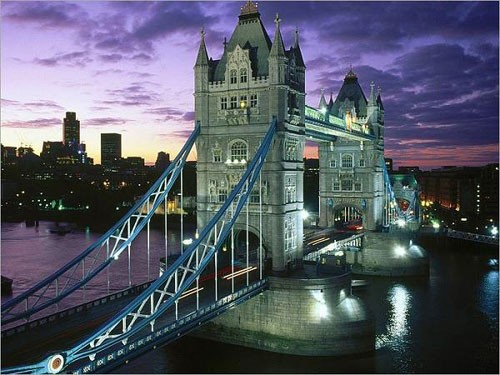 英国地标建筑伦敦塔桥拟挂广告惹批评 3
