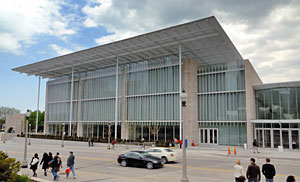 “芝加哥艺术学院”的“现代之翼”大楼。