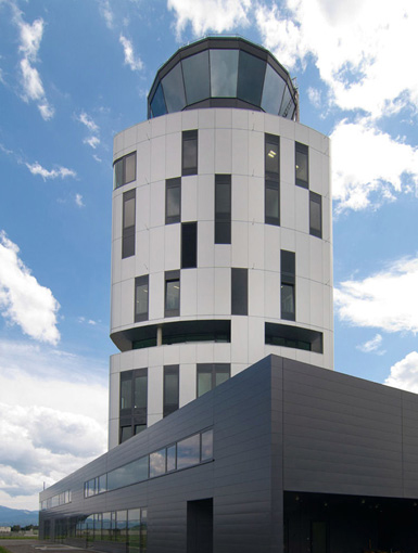 奥地利采尔特维克机场建造新的交通管制塔兼消防站5