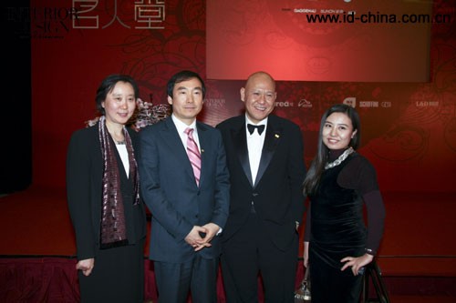 设计师与美达麦斯国际建筑总裁兼首席建筑师张工、美国tonychi设计协会主席Tony Chi（季裕堂）合影（从左至右）