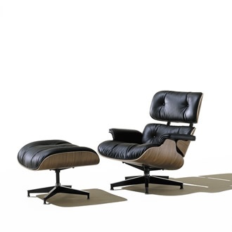 Herman Miller Eames 躺椅和脚凳